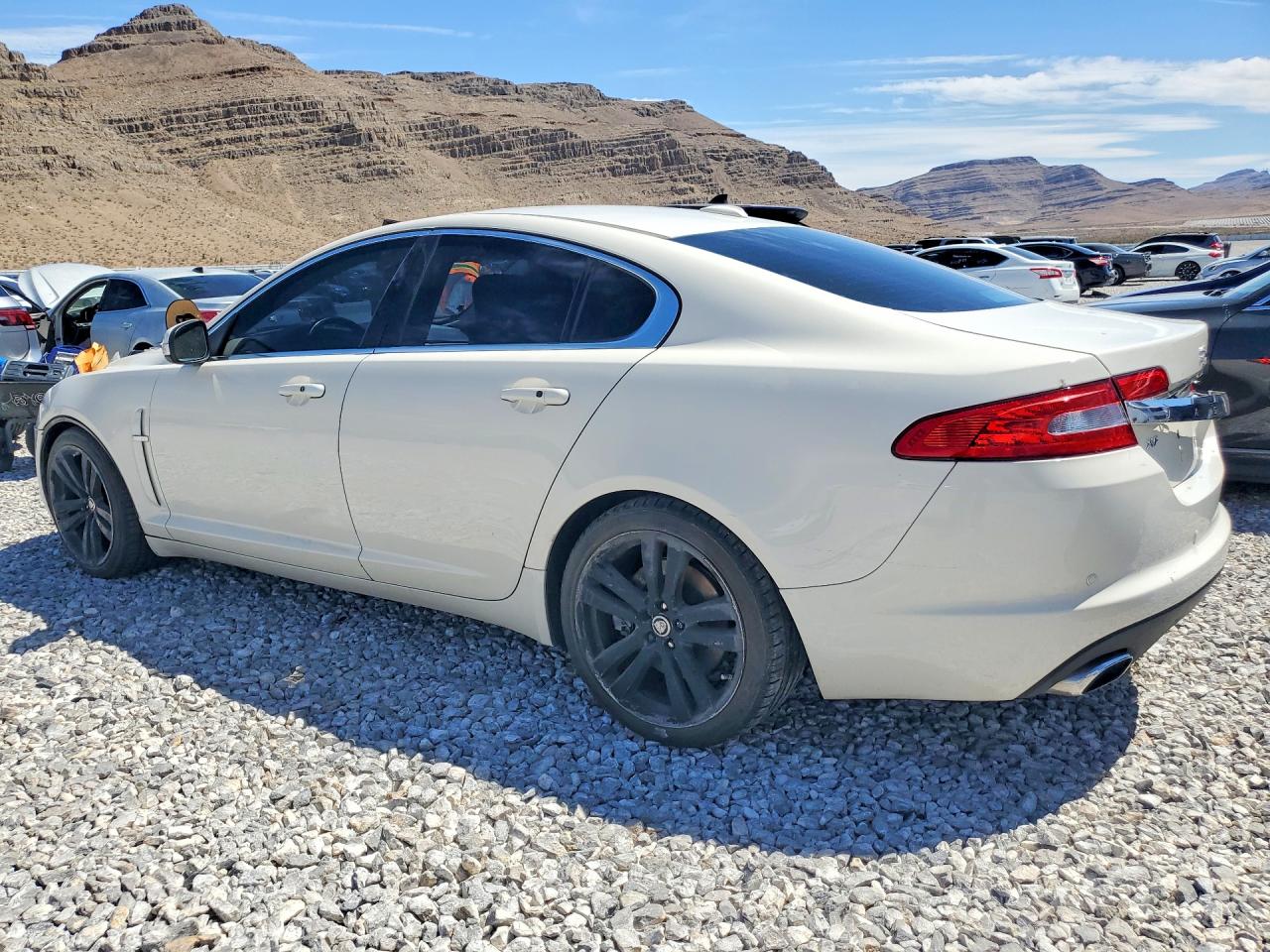 2009 Jaguar Xf VIN SAJWA06B39HR02321 photo 2