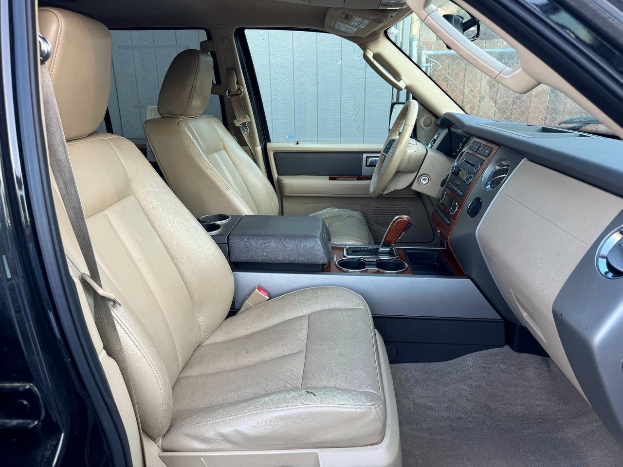2010 Ford Expedition VIN 1FMJU1J58AEB58207 photo 5