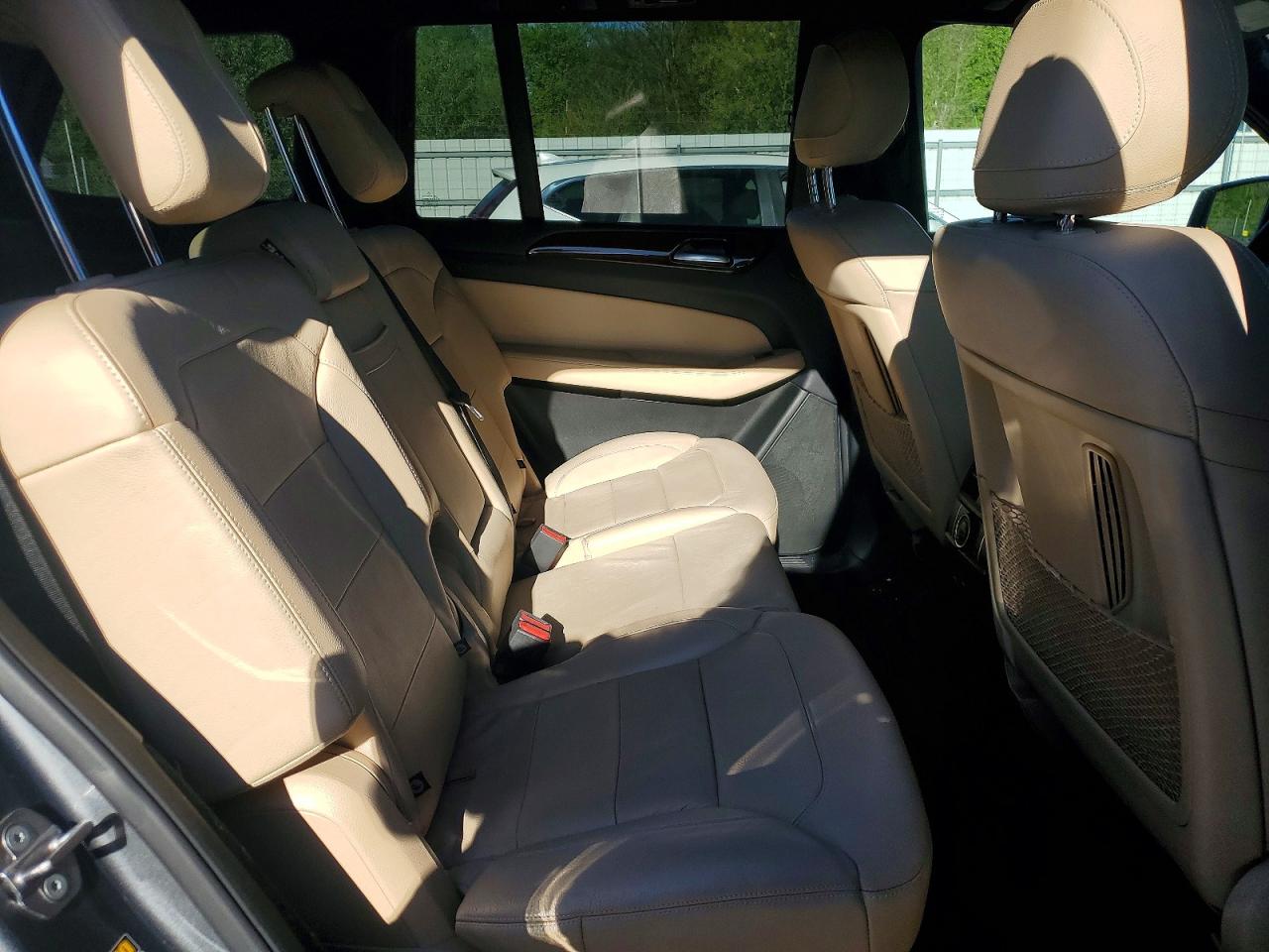 2018 Mercedes-Benz Gls-class VIN 4JGDF6EE5JB105853 photo 11