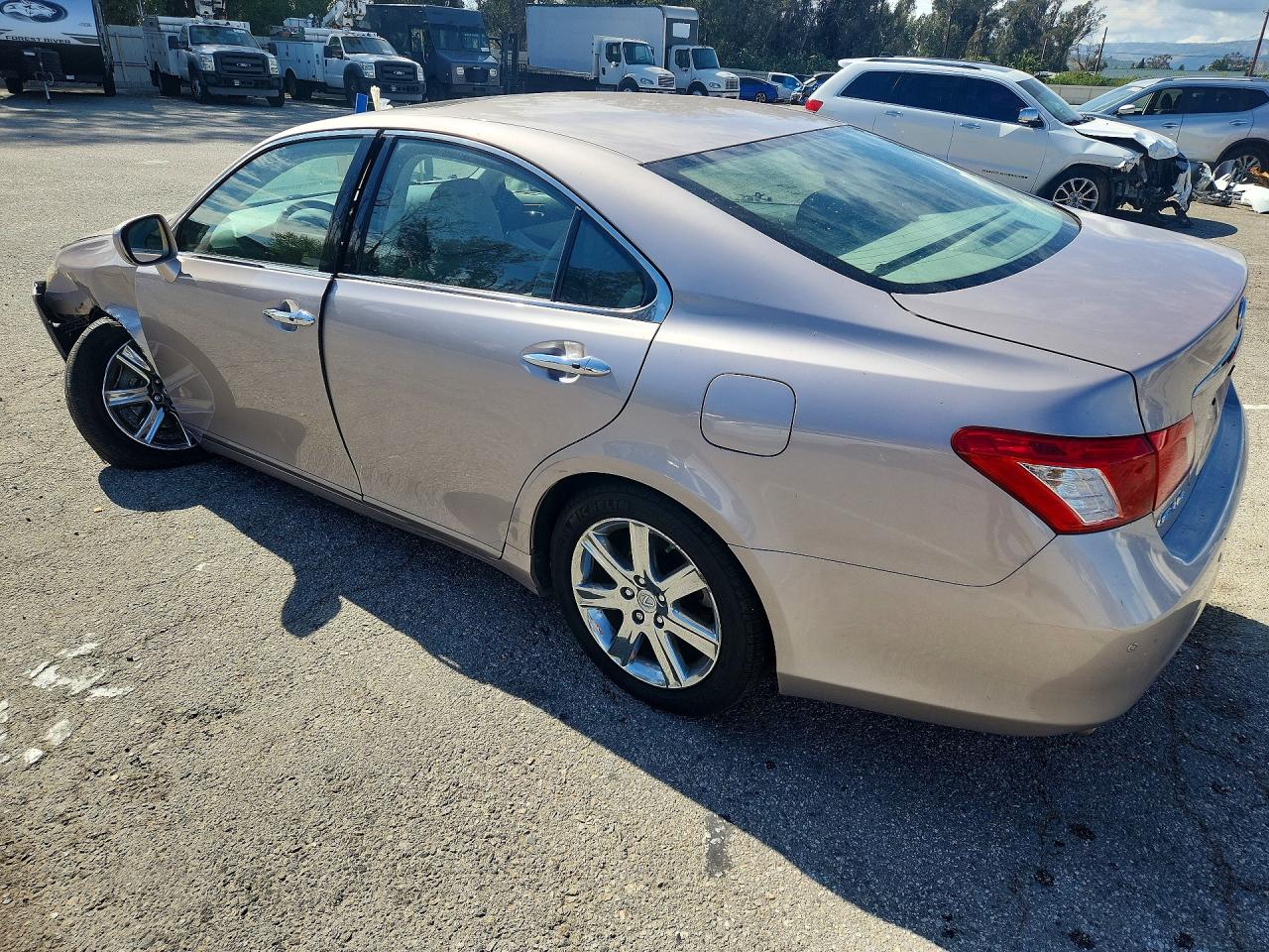 2007 Lexus ES350 VIN JTHBJ46G872050031 photo 2