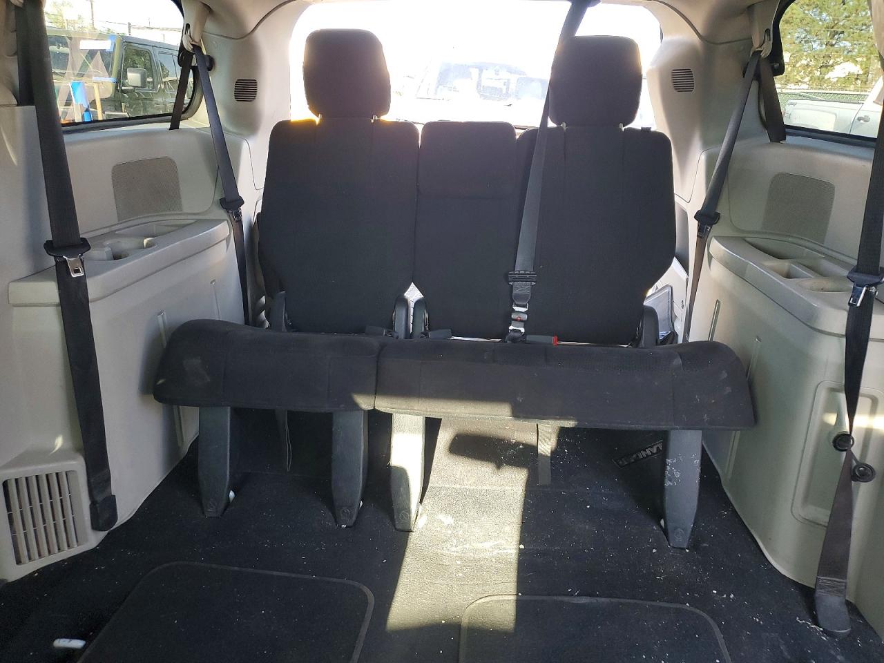 2012 Dodge Caravan VIN 2C4RDGCG4CR257461 photo 10