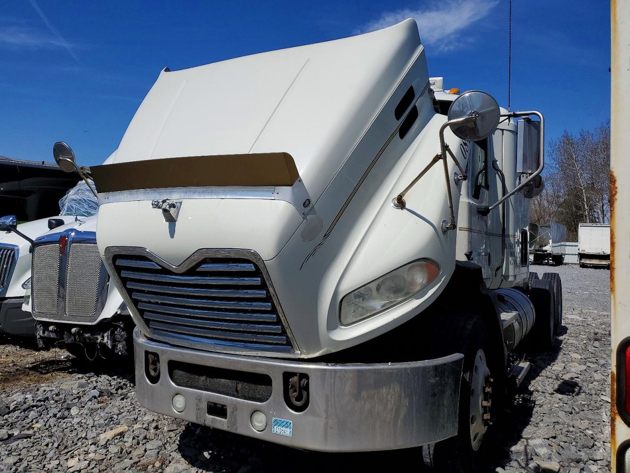 2010 MACK All other VIN 1M1AW07Y1AN011463 photo 2