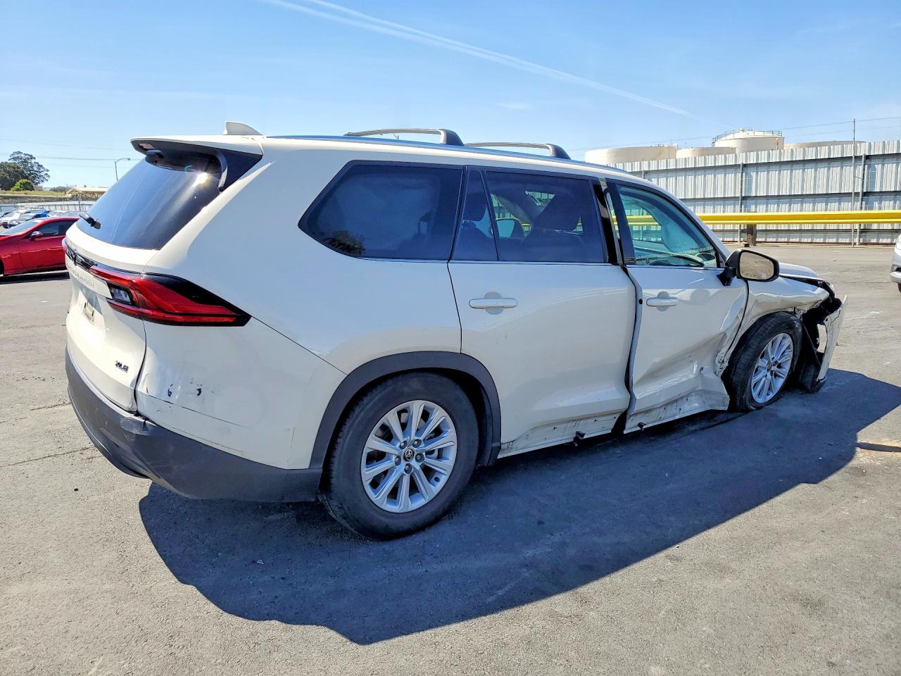 2024 TOYOTA All other VIN 5TDACAB52RS014292 photo 3