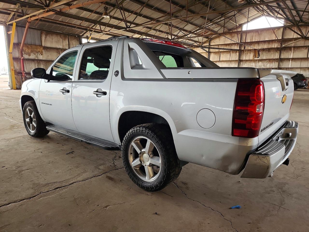 2013 Chevrolet Avalanche VIN 3GNTKFE73DG133408 photo 2