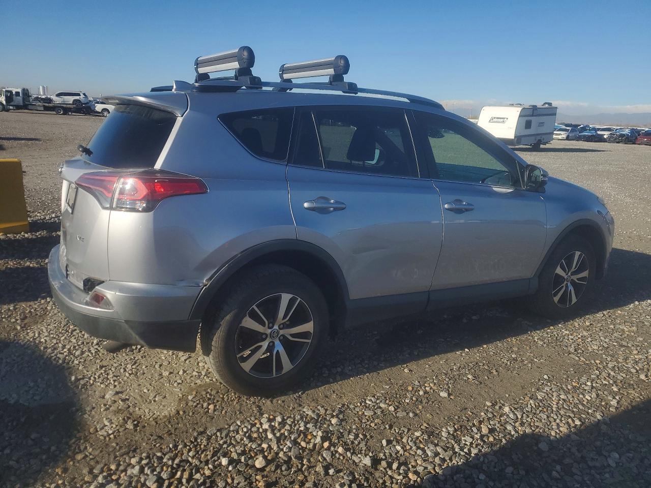 2018 Toyota Rav4 VIN JTMWFREV8JD128112 photo 3