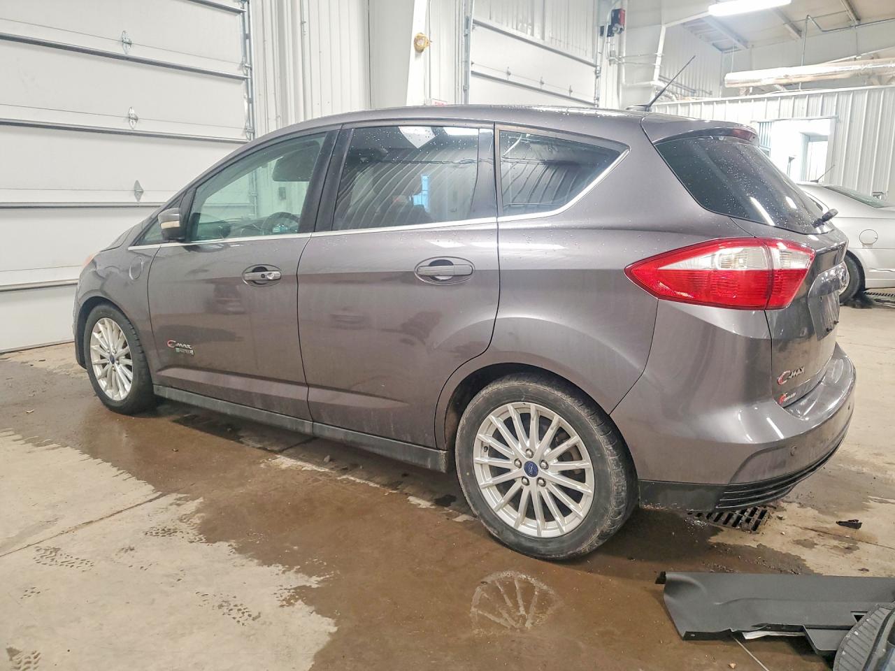 2013 Ford Cmax VIN 1FADP5CU6DL520965 photo 2