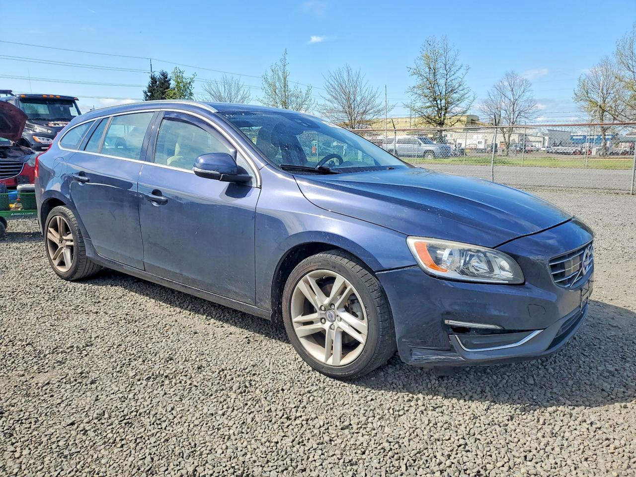 2015 Volvo V60 VIN YV140MEK5F1221979 photo 4