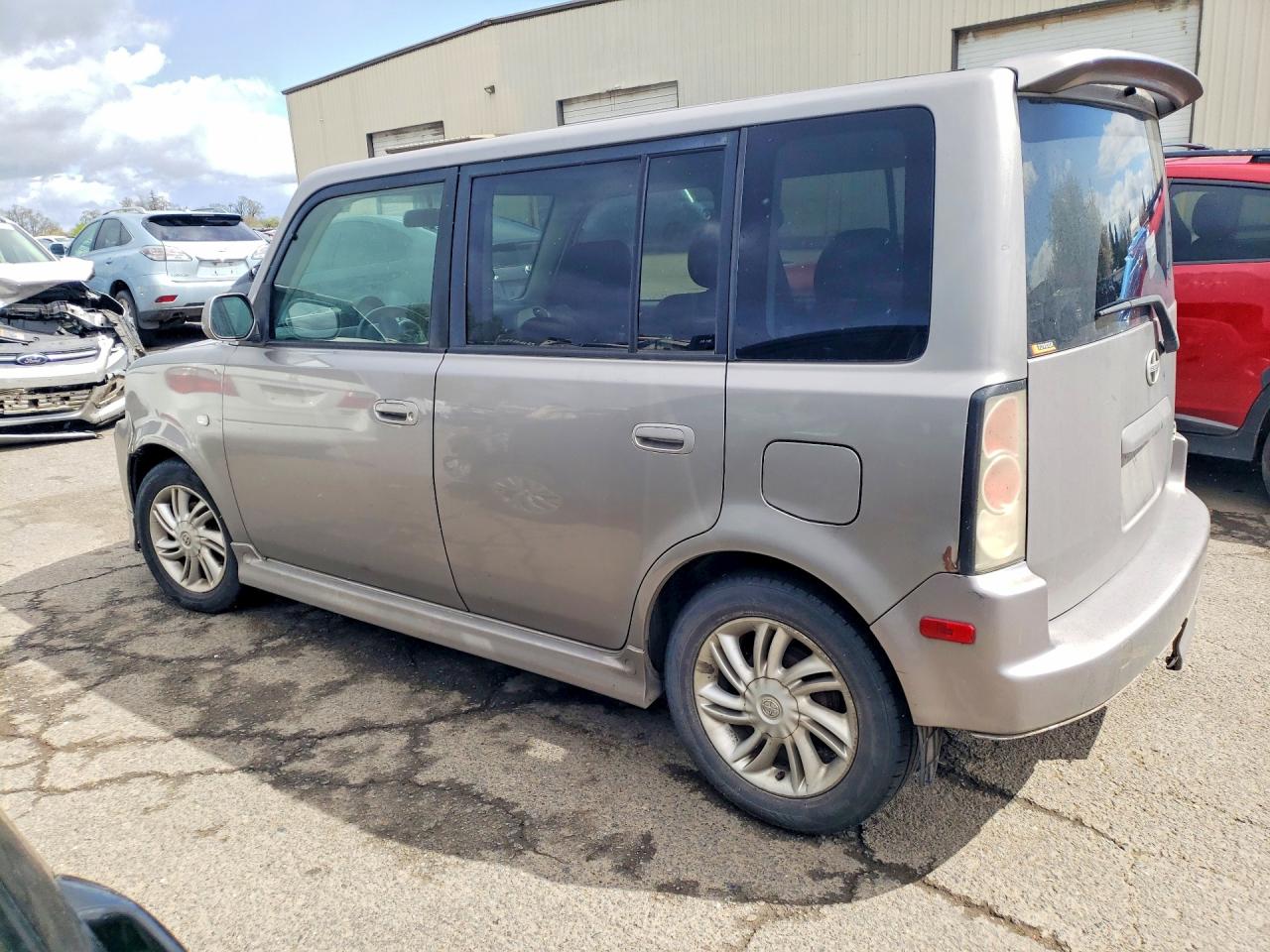 2006 Scion Xb VIN JTLKT324364064413 photo 2