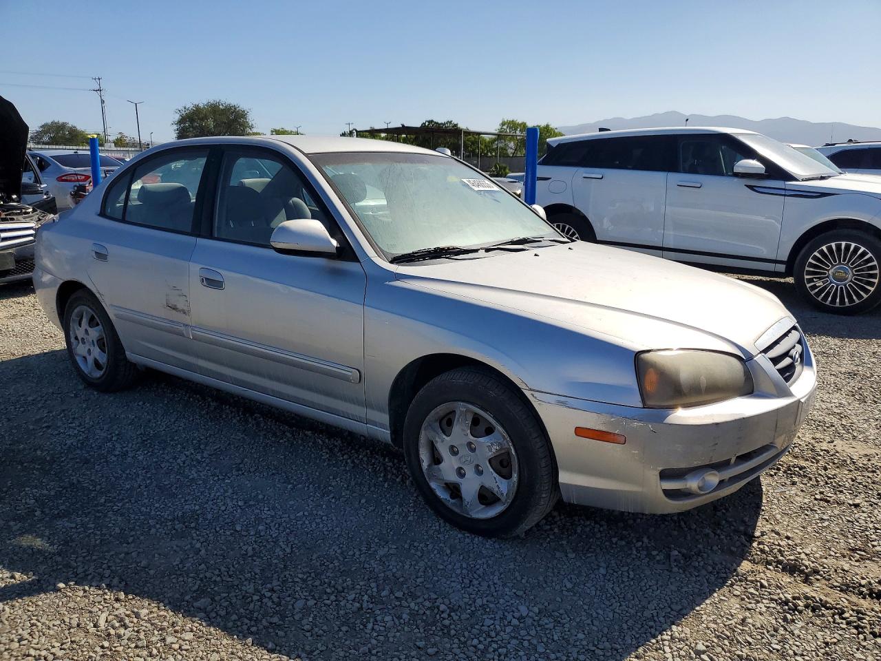2004 Hyundai Elantra VIN KMHDN46D64U819609 photo 4