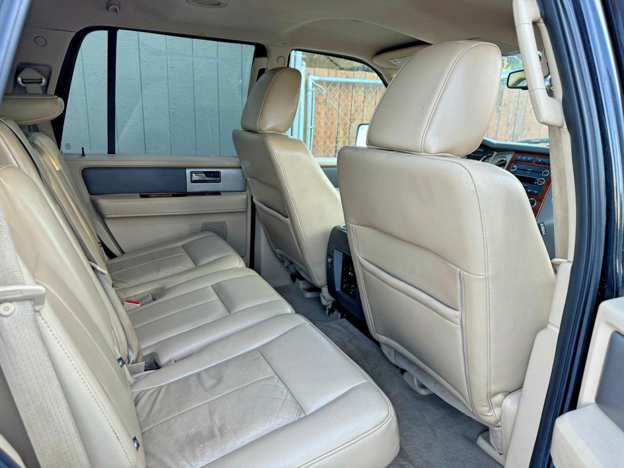 2010 Ford Expedition VIN 1FMJU1J58AEB58207 photo 6