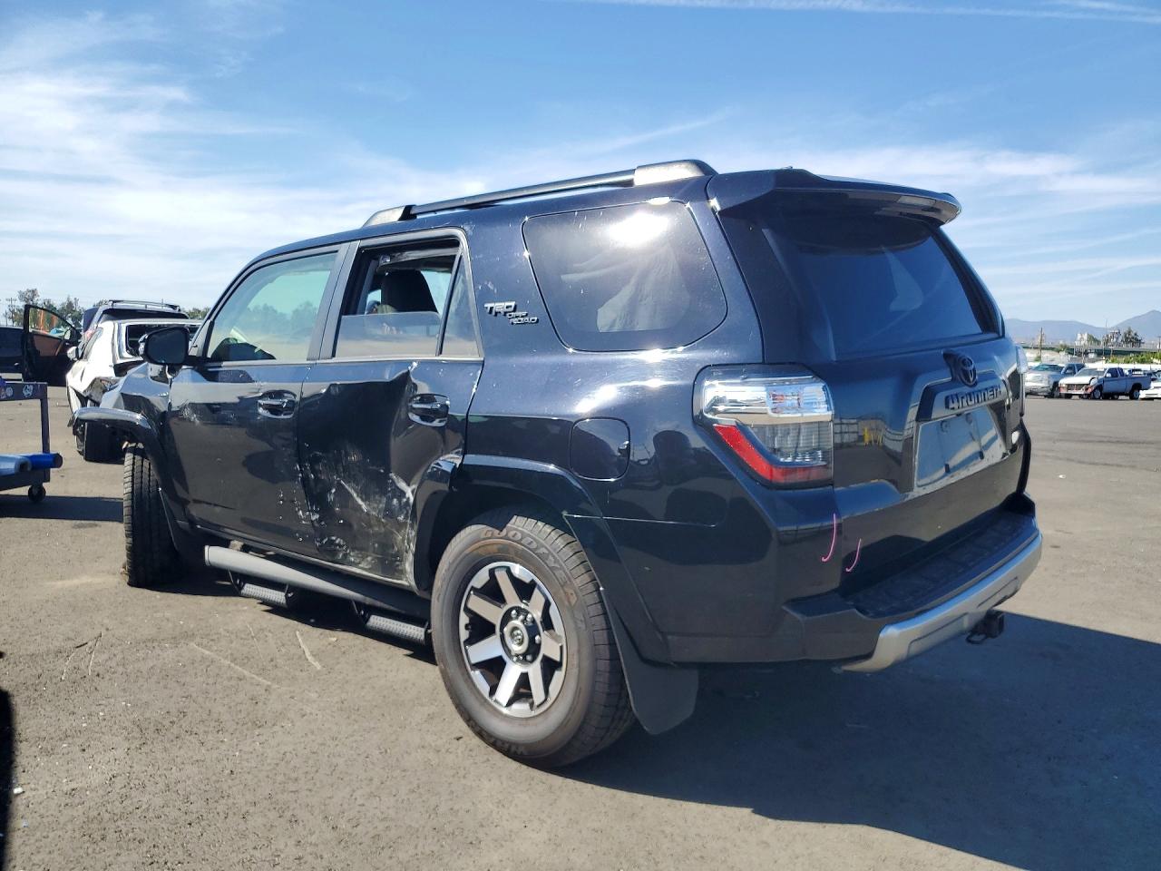 2023 Toyota 4runner VIN JTERU5JRXP6146737 photo 2
