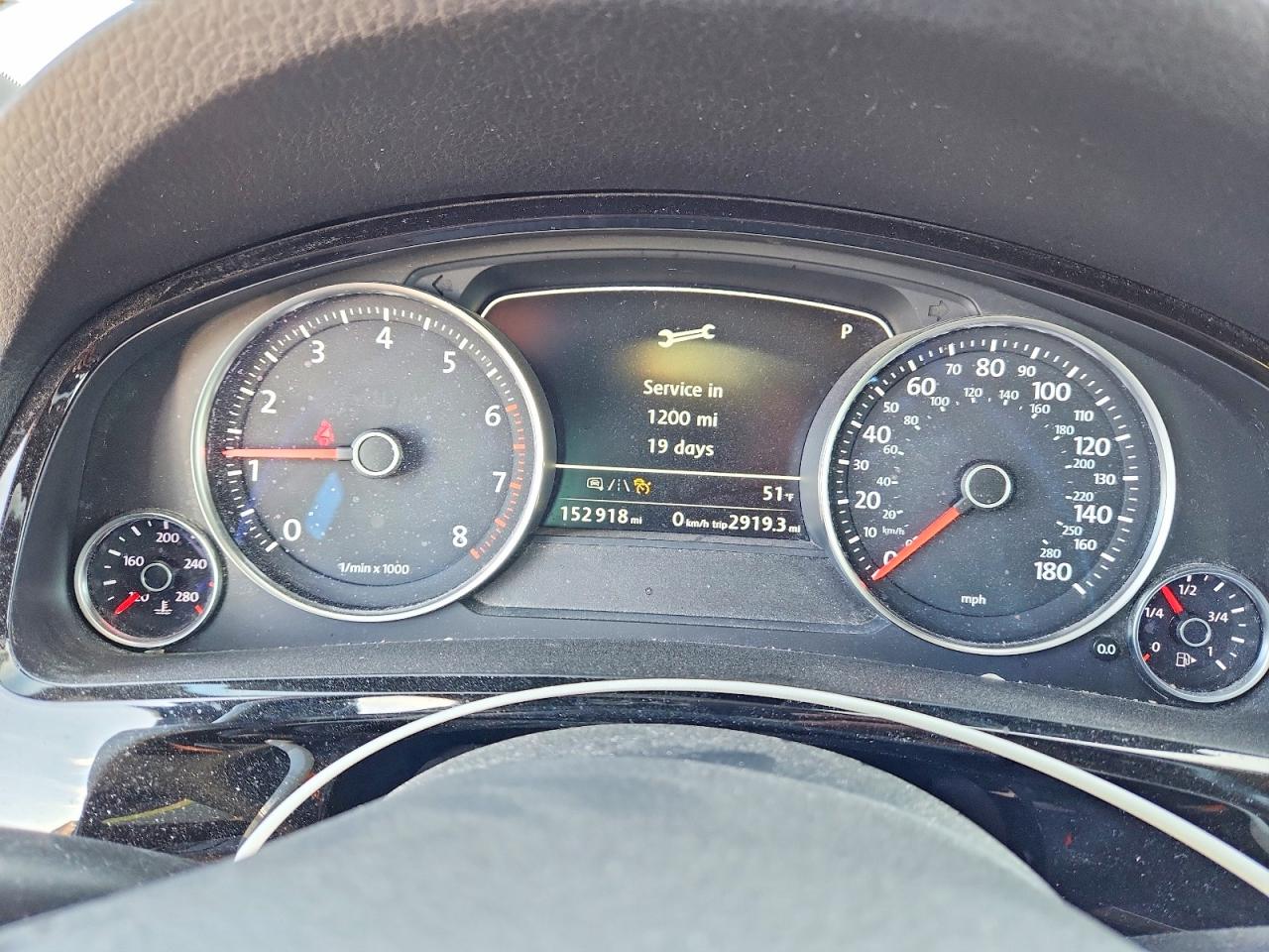 2017 Volkswagen Touareg VIN WVGRF7BP2HD003183 photo 9