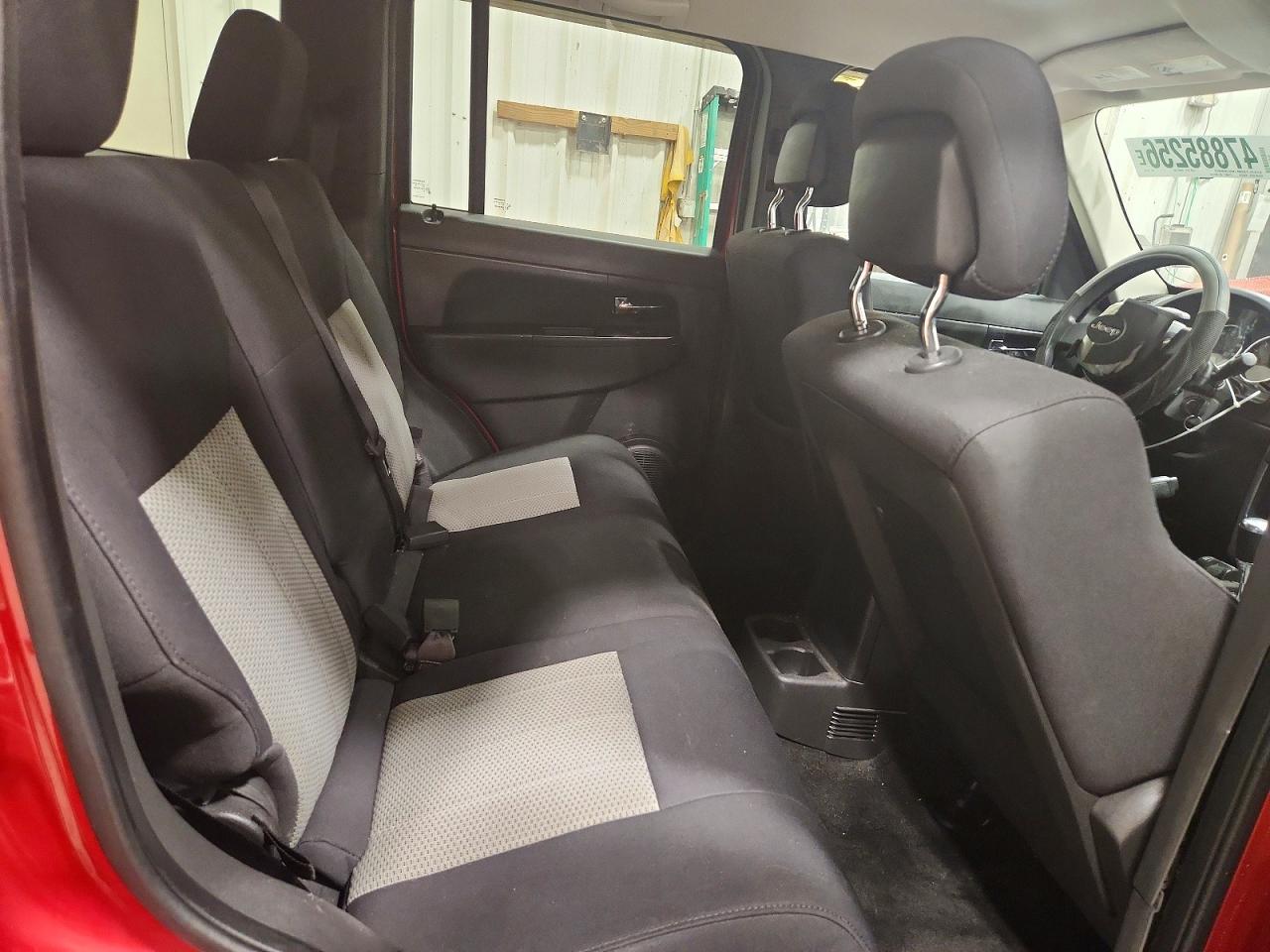 2010 Jeep Liberty VIN 1J4PN2GK6AW111759 photo 11