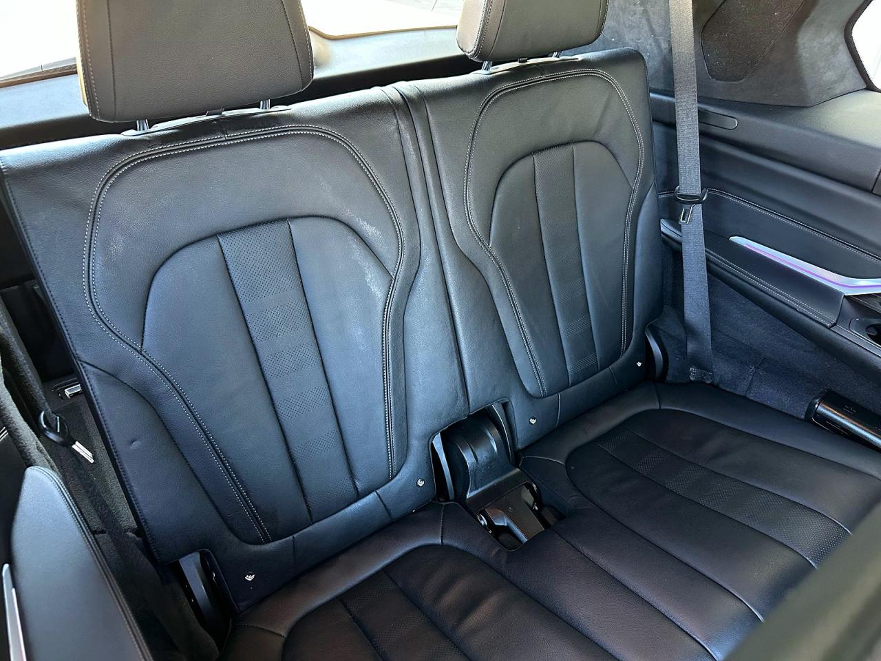 2021 BMW X7 VIN 5UXCW2C02M9G21973 photo 11