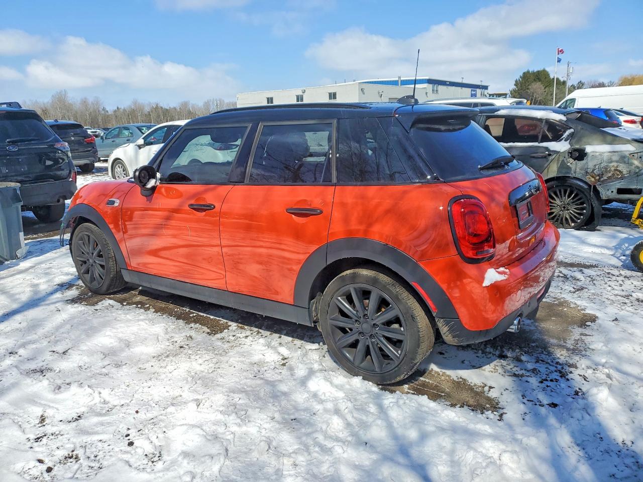 2021 MINI Cooper VIN WMWXU7C08M2P32942 photo 2