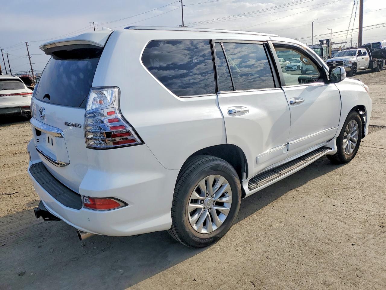 2019 Lexus Gx VIN JTJBM7FX3K5225588 photo 3
