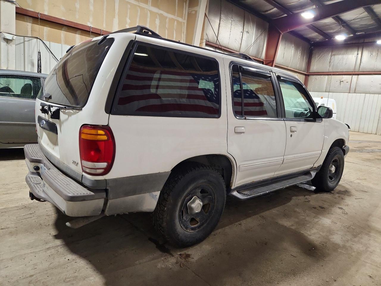 1999 Ford Explorer VIN 1FMZU34E6XZB30479 photo 3