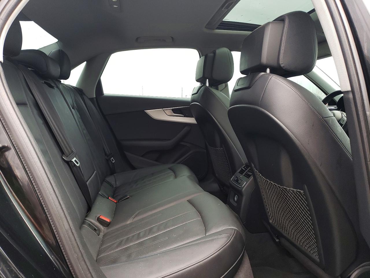 2018 Audi A4 VIN WAUNNAF40JA152652 photo 10