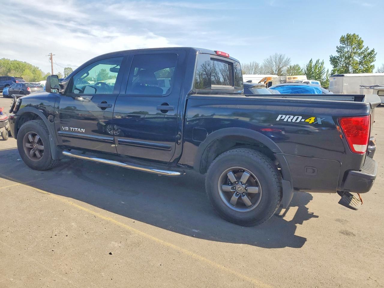 2015 Nissan TITAN VIN 1N6AA0EC2FN500819 photo 2