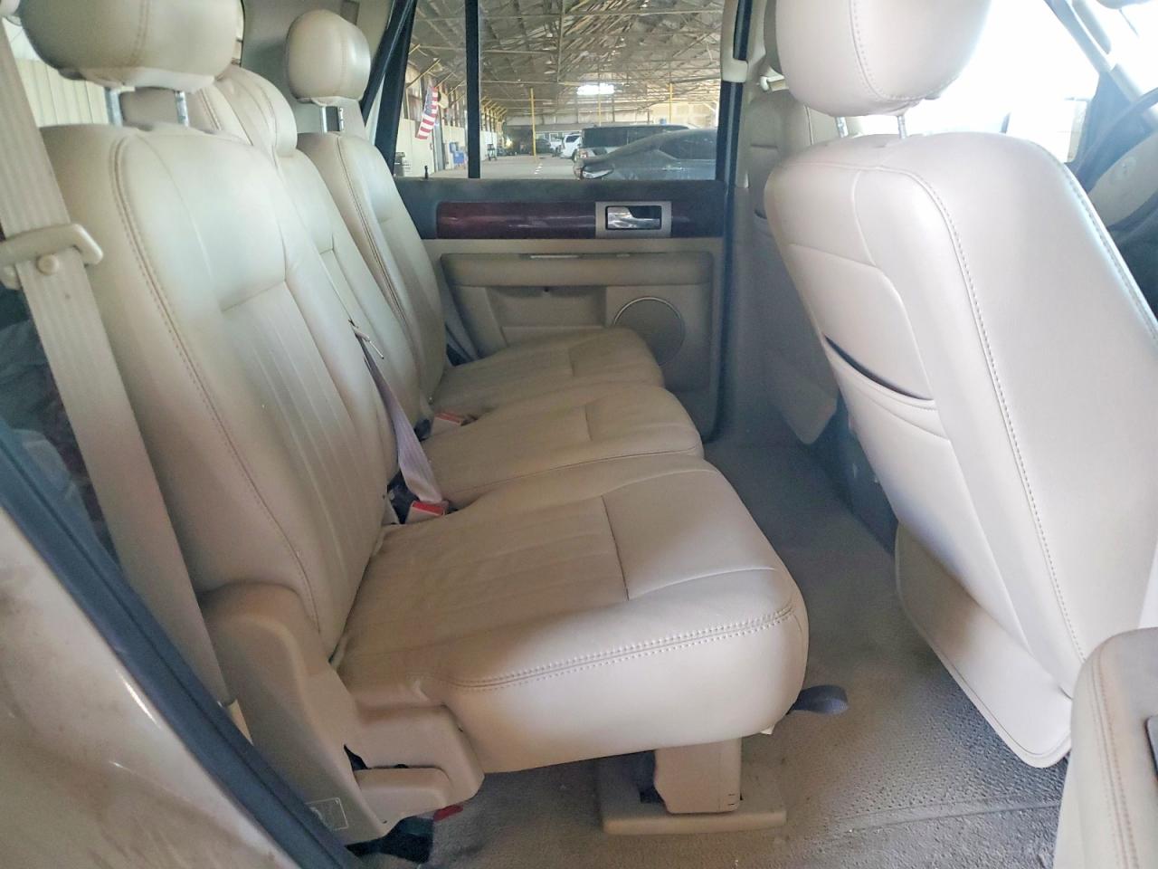 2005 LINCOLN Navigator VIN 5LMFU28505LJ04884 photo 10