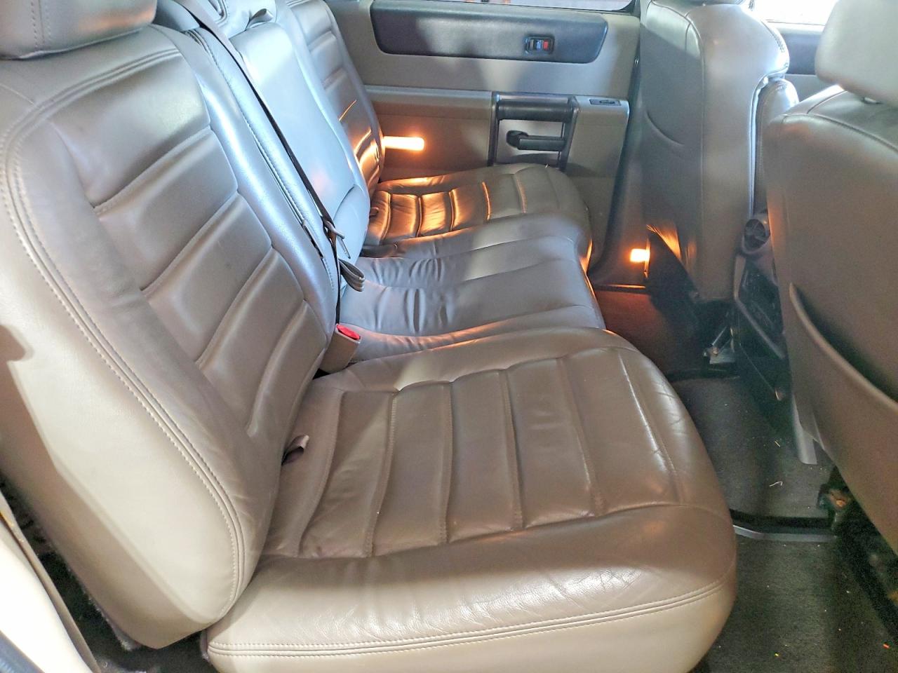 2004 Hummer H2 VIN 5GRGN23U74H107367 photo 11