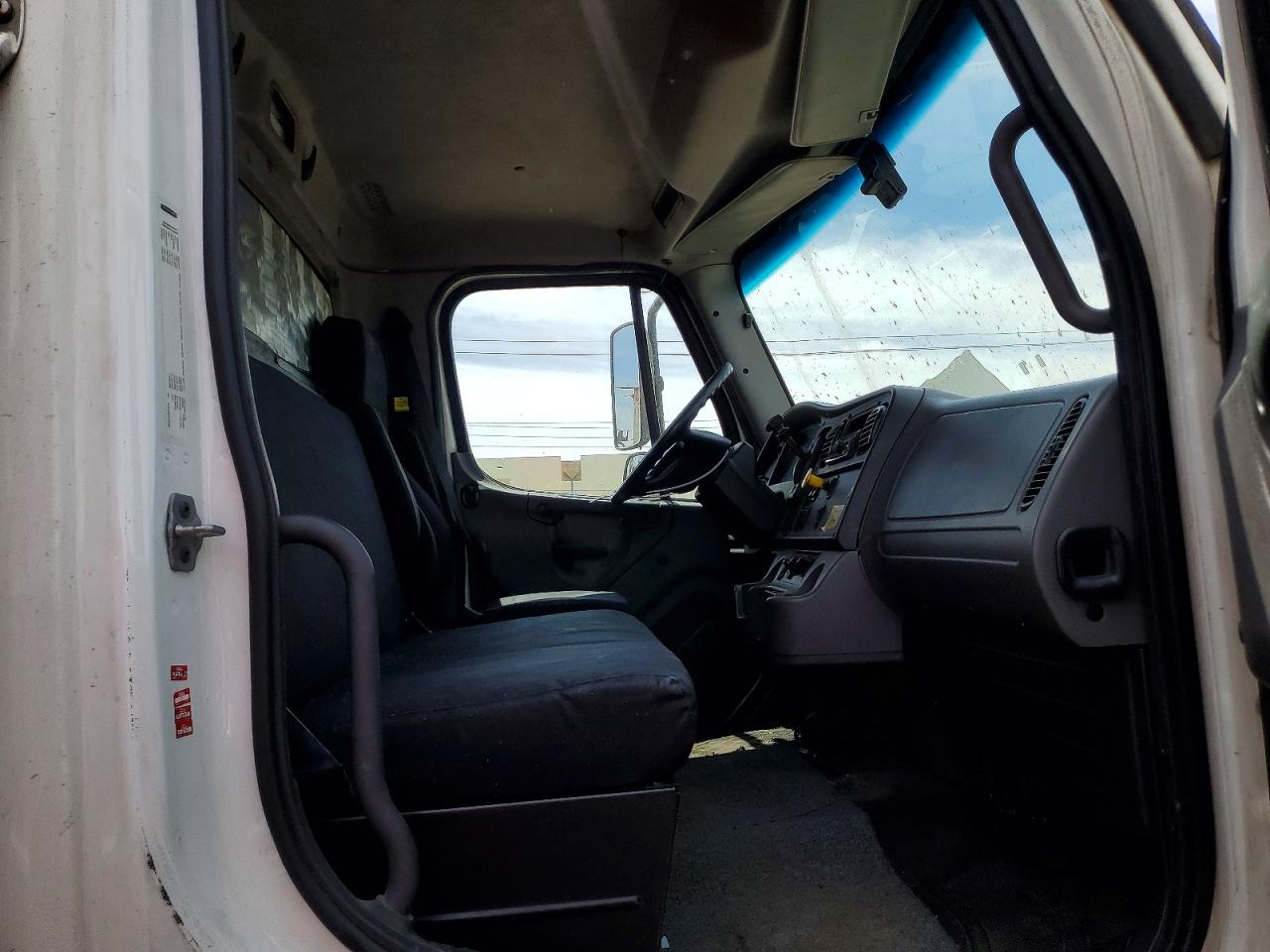 2018 FREIGHTLINER All other VIN 1FVACWFB0JHJN1600 photo 11