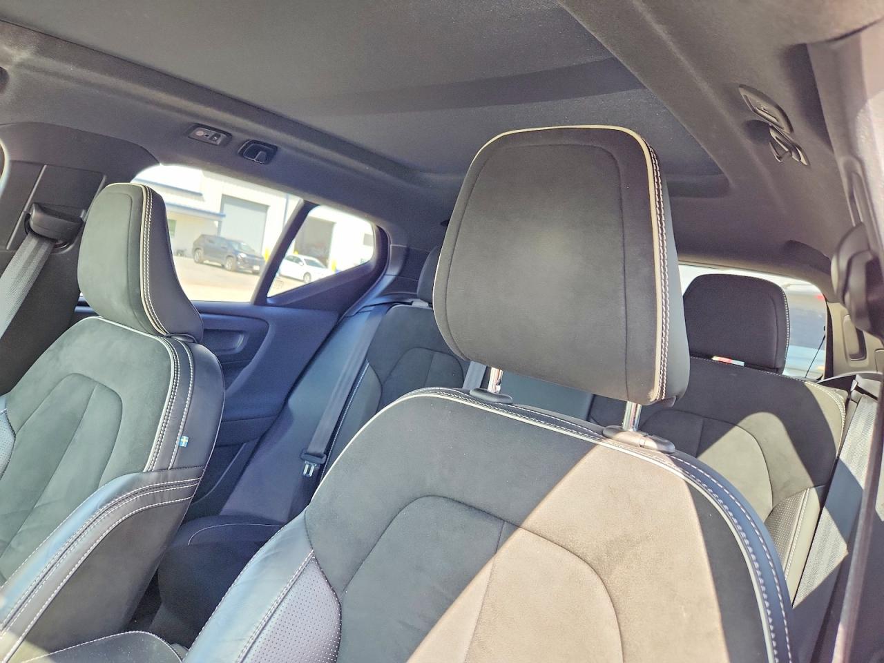2021 Volvo Xc40 VIN YV4162UM4M2494110 photo 10