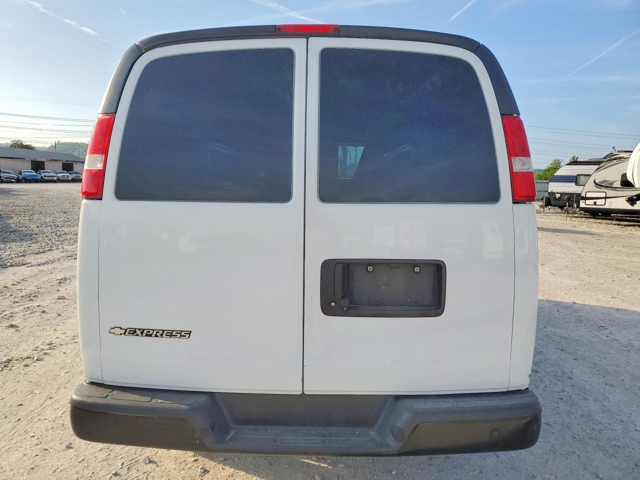 2019 CHEV Express VIN 1GCWGAFP2K1367866 photo 6