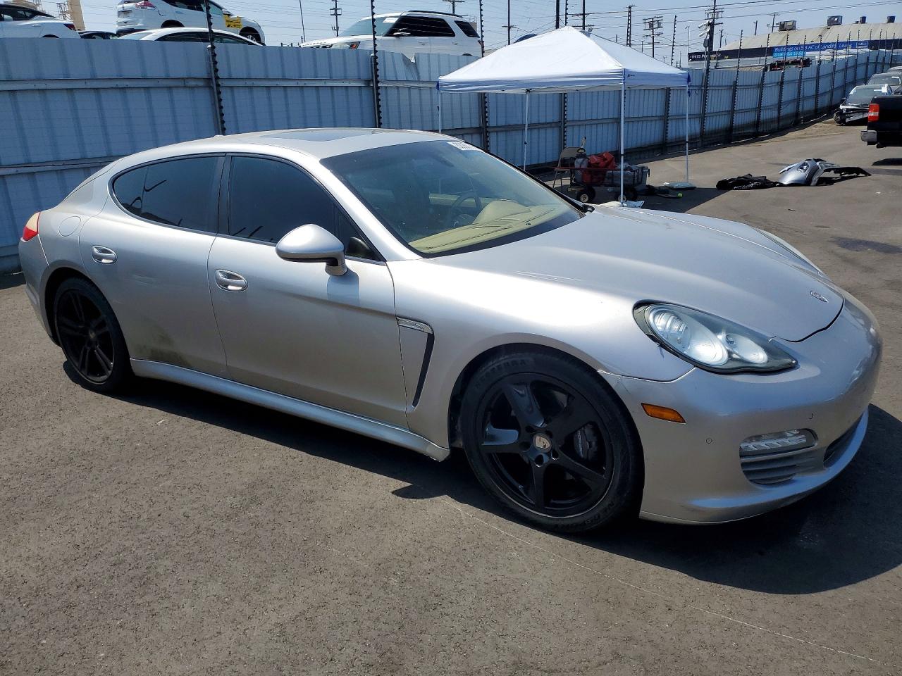 2011 Porsche Panamera VIN WP0AA2A72BL011544 photo 4