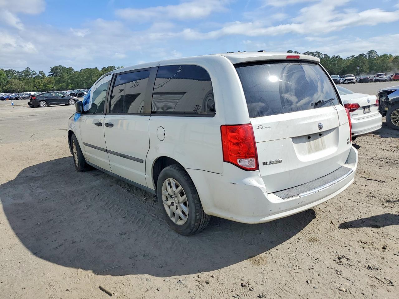 2014 Ram Tradesman VIN 2C4JRGAG6ER278140 photo 2
