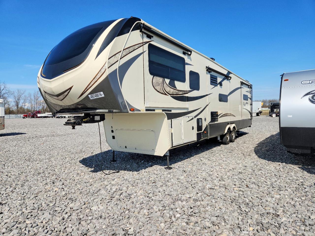 2019 GRAND Solitude VIN 573FS4320K9900123 photo 2