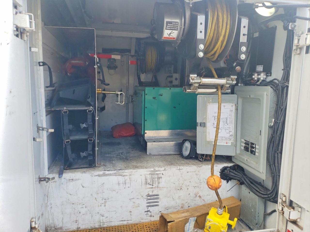 2010 Ford F550 VIN 1FDAX5HR9AEA82553 photo 11