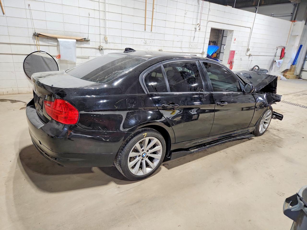2011 BMW 328 i sule VIN WBAPH5G59BNM81312 photo 3