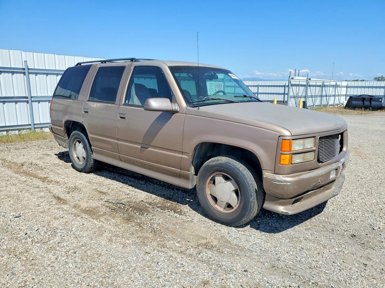 1996 GMC Yukon VIN 1GKEK13R3TJ737308 photo 4