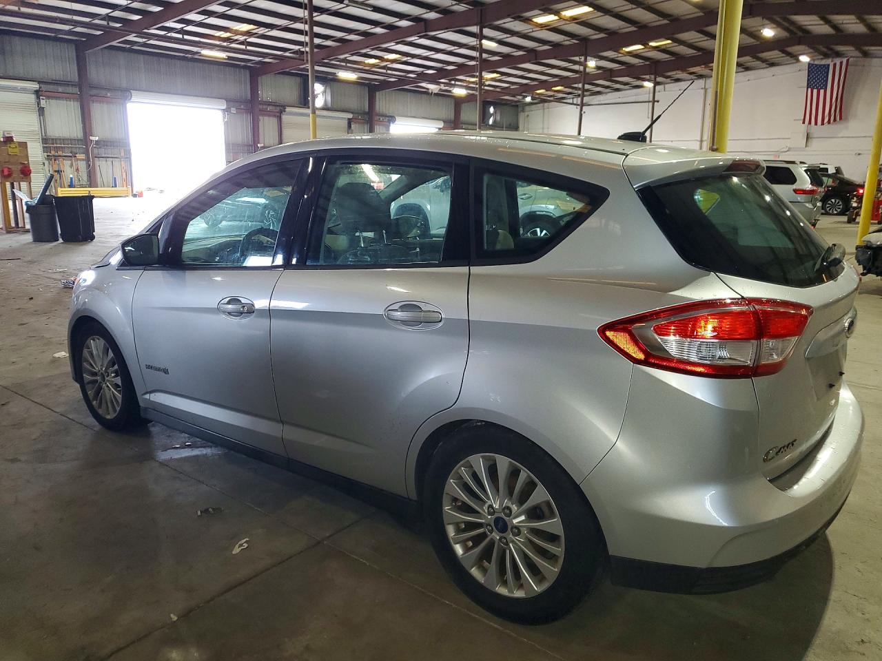 2017 Ford Cmax VIN 1FADP5AU3HL116921 photo 2