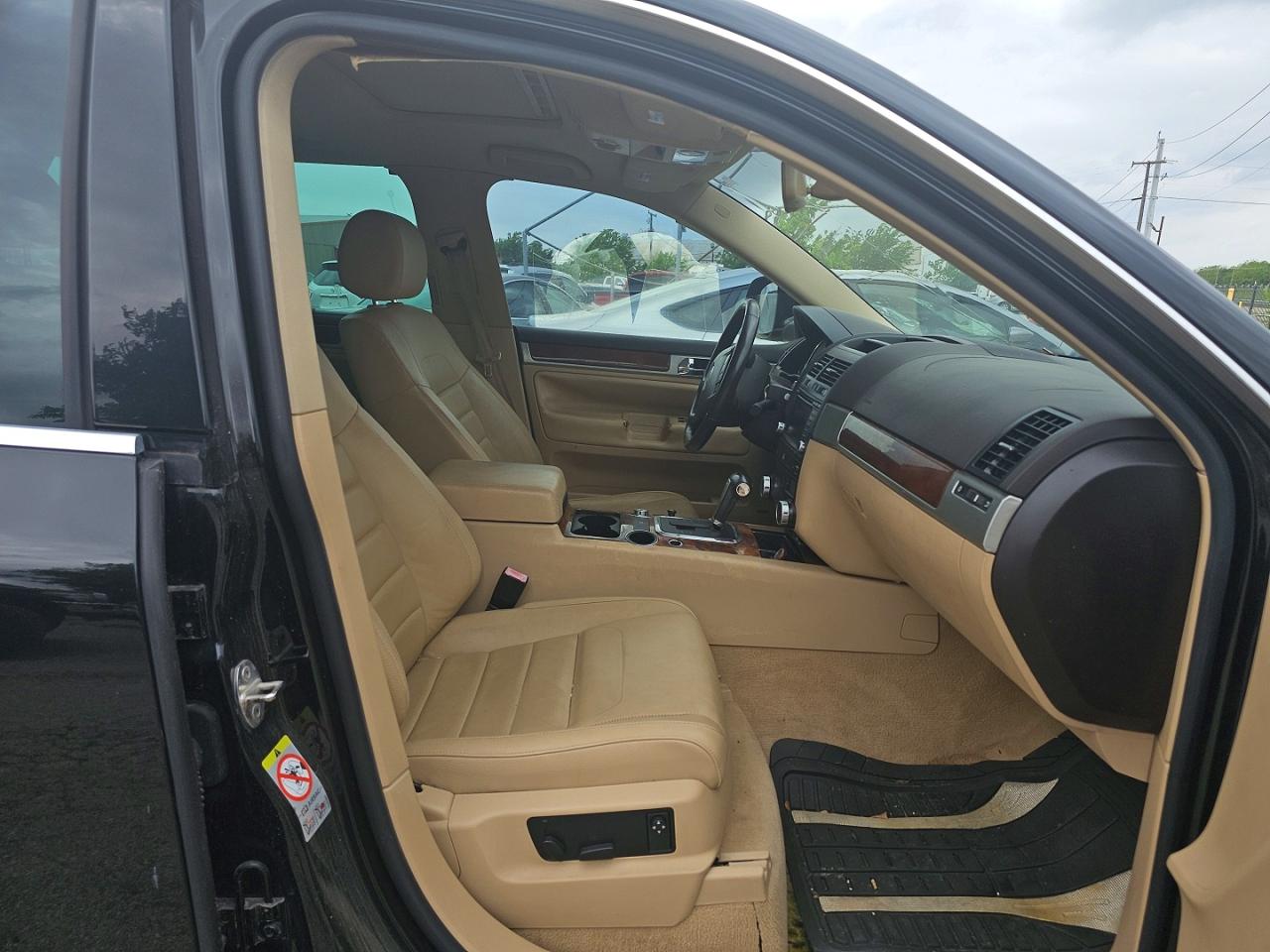 2008 Volkswagen Touareg VIN WVGCB77L18D060577 photo 5