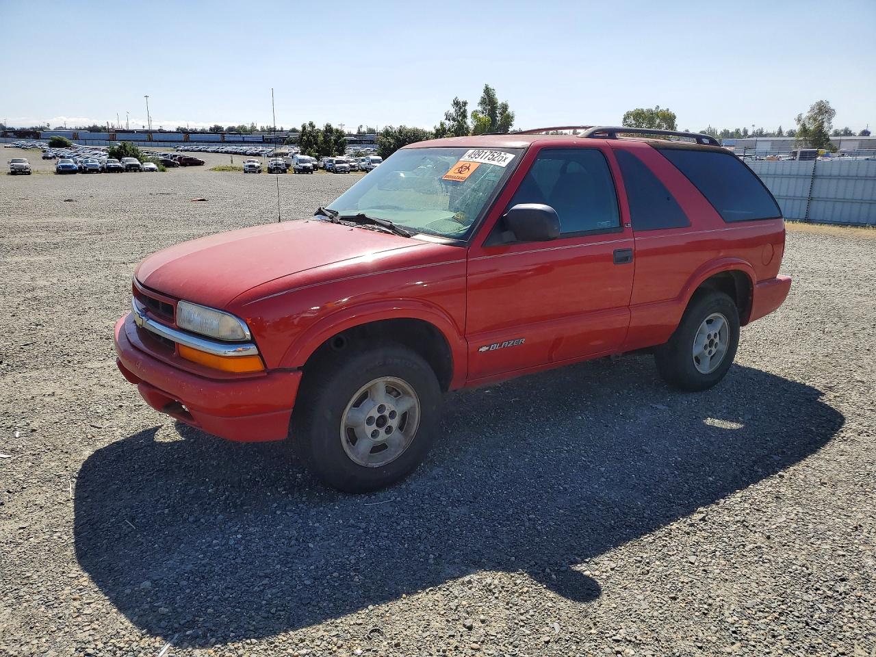 2000 CHEV Blazer VIN 1GNCT18W7YK166591 photo 1