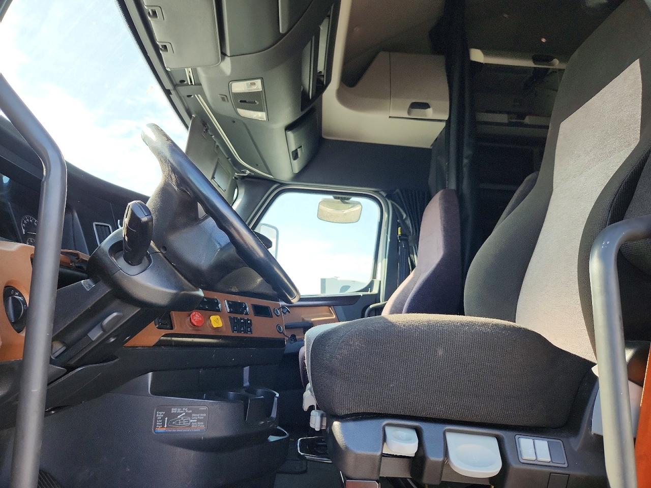 2020 FREIGHTLINER All other VIN 3AKJHHDR3LSMF1116 photo 5
