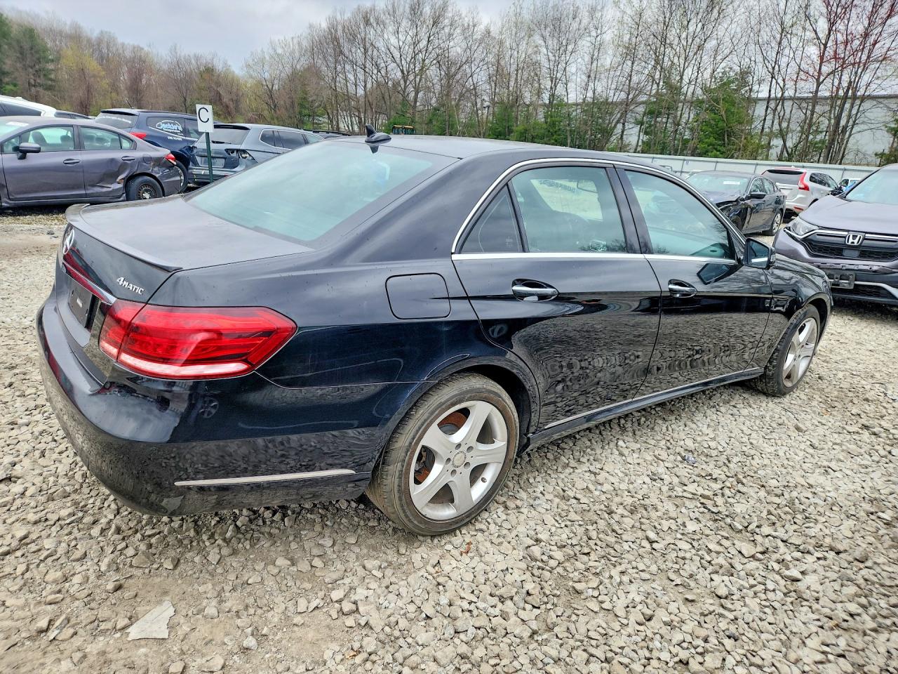 2016 Mercedes-Benz E-class VIN WDDHF8JB9GB252155 photo 3