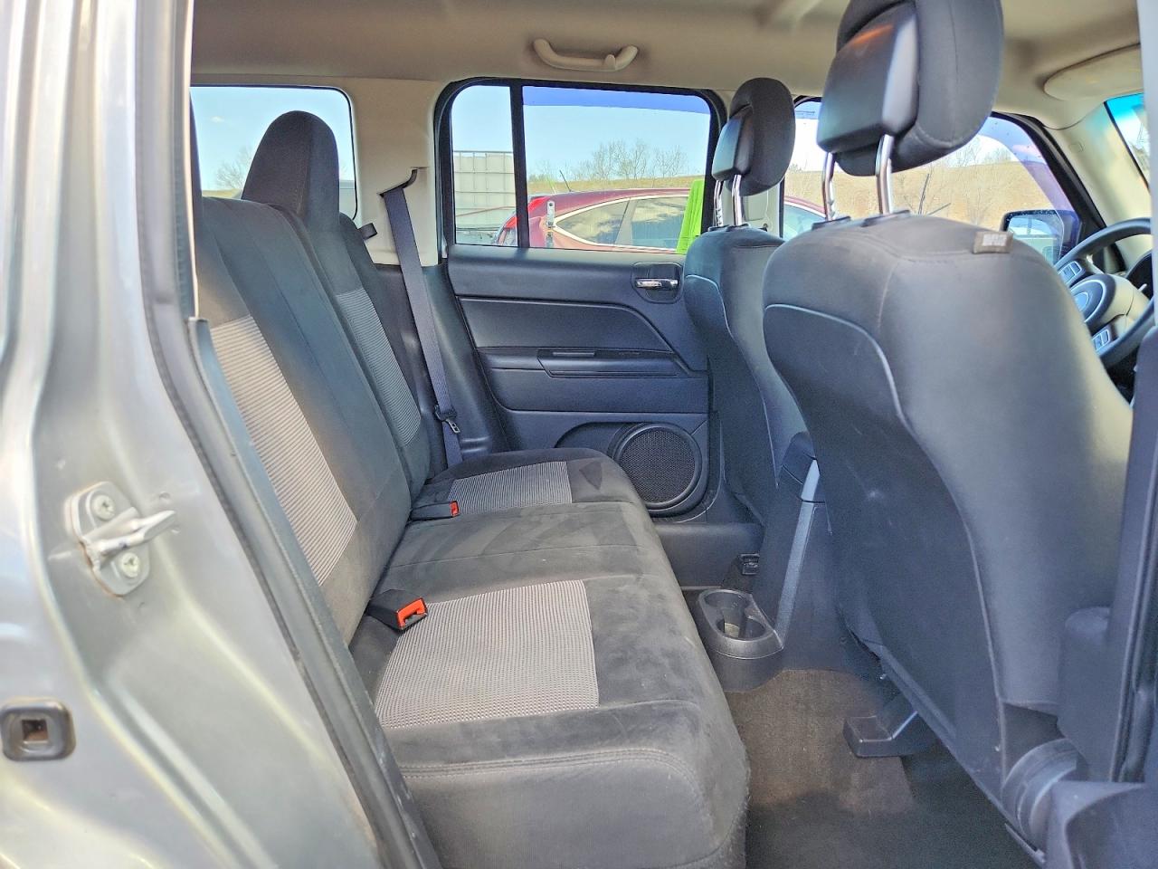 2015 Jeep Patriot VIN 1C4NJPBA8FD296565 photo 11