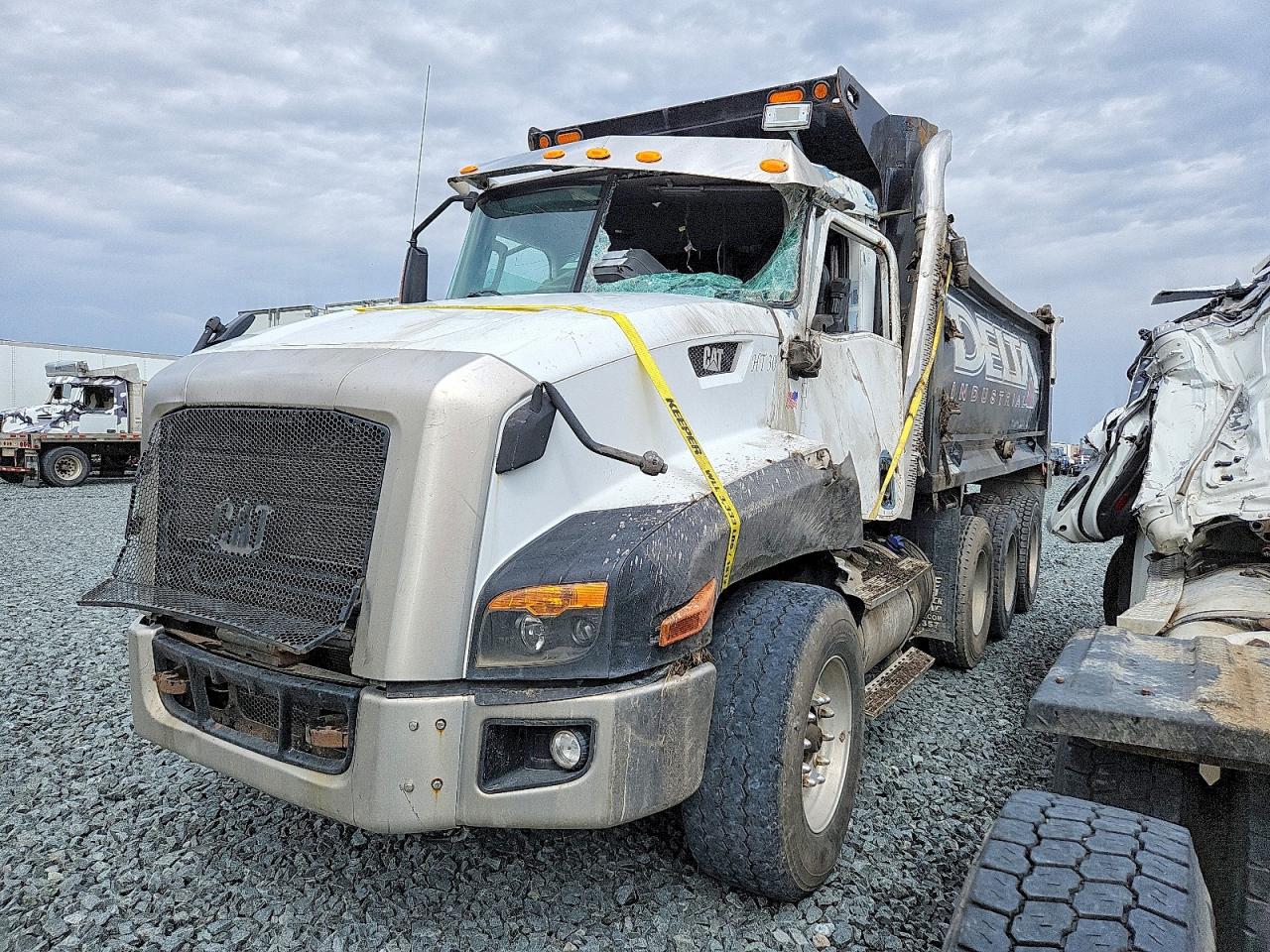 2015 CATERPILLAR All other VIN 3HTJGTKT1FN658163 photo 2
