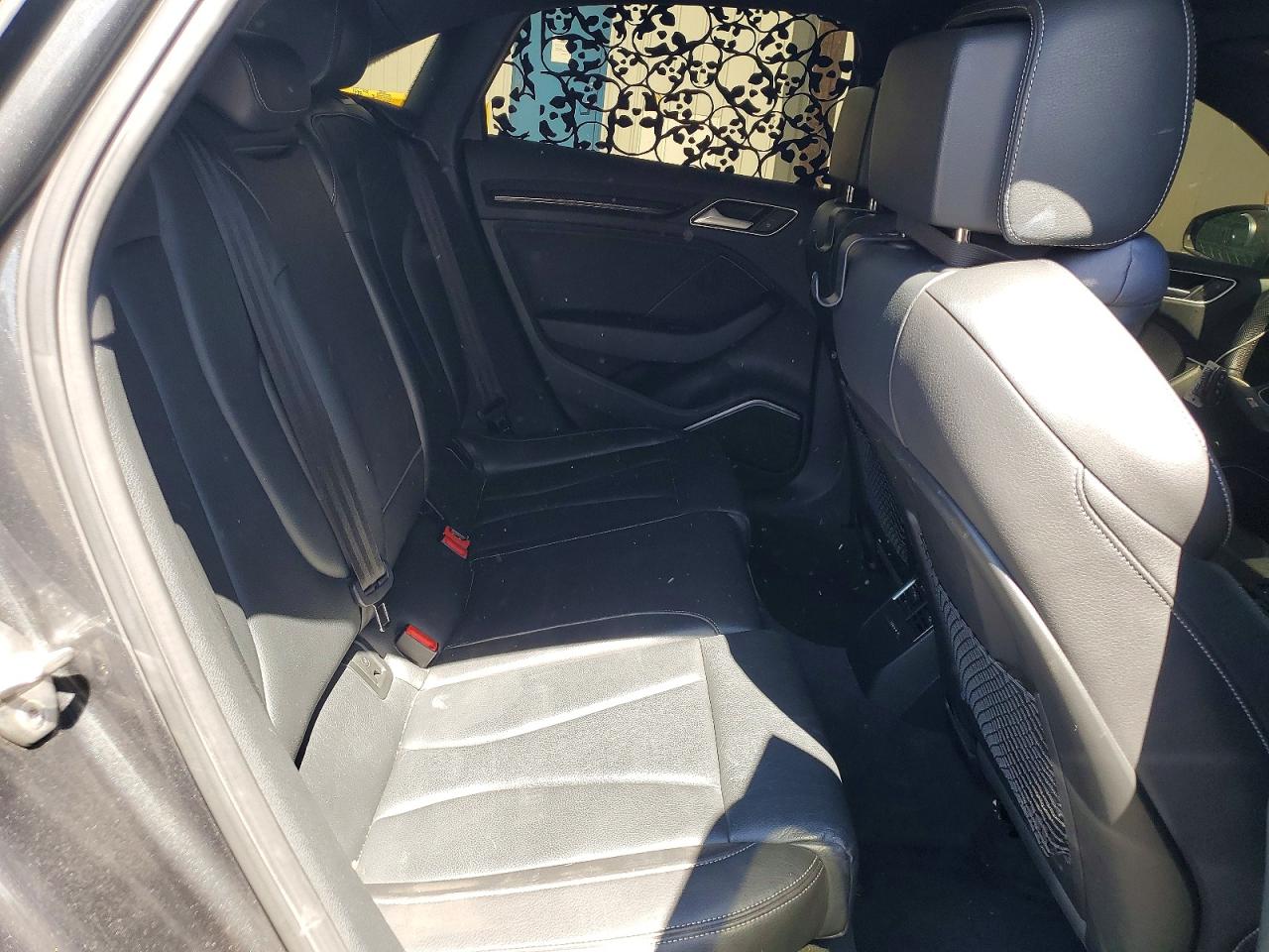 2019 Audi S3 VIN WAUB1GFF4KA085137 photo 10