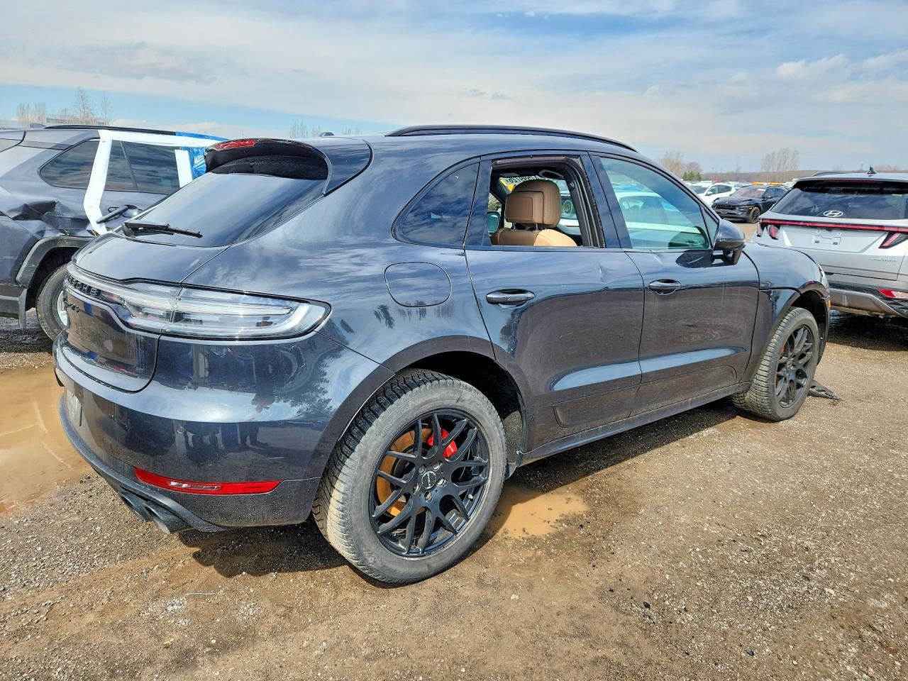 2021 Porsche Macan VIN WP1AG2A59MLB52612 photo 3