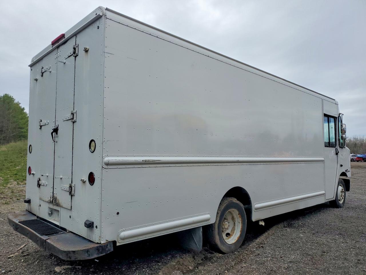 2010 FREIGHTLINER All other VIN 4UZAAPDUXACAS5512 photo 3