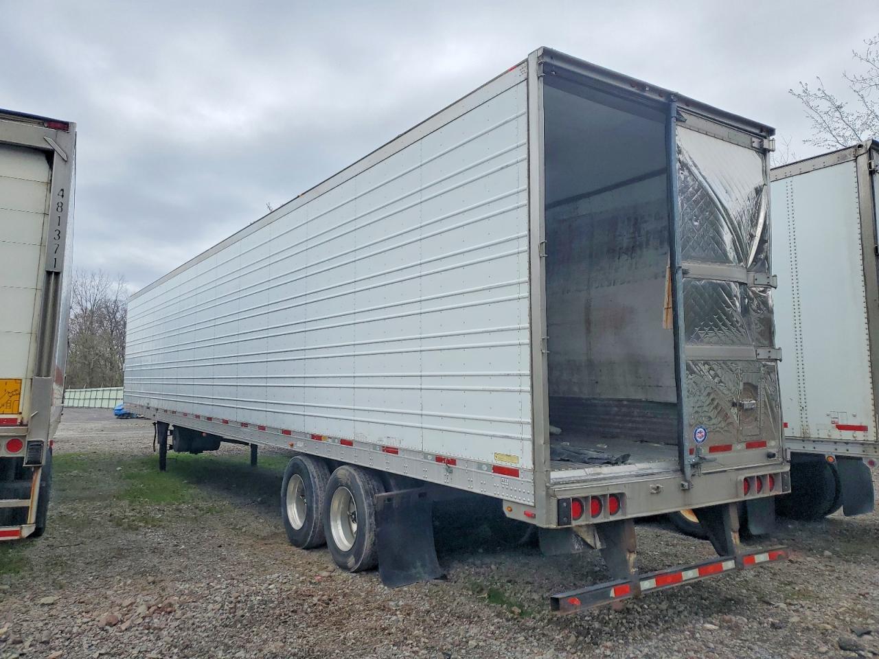 2020 UTILITY Refer trlr VIN 1UYVS2539L6873912 photo 3