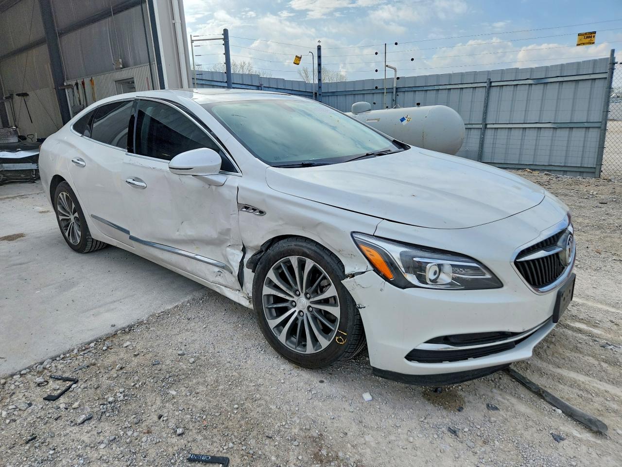 2019 Buick Lacrosse VIN 1G4ZR5SS8KU114893 photo 4