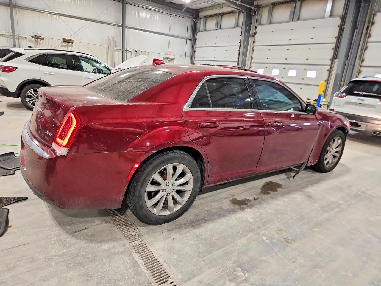 2017 Chrysler 300 VIN 2C3CCARG2HH534333 photo 3