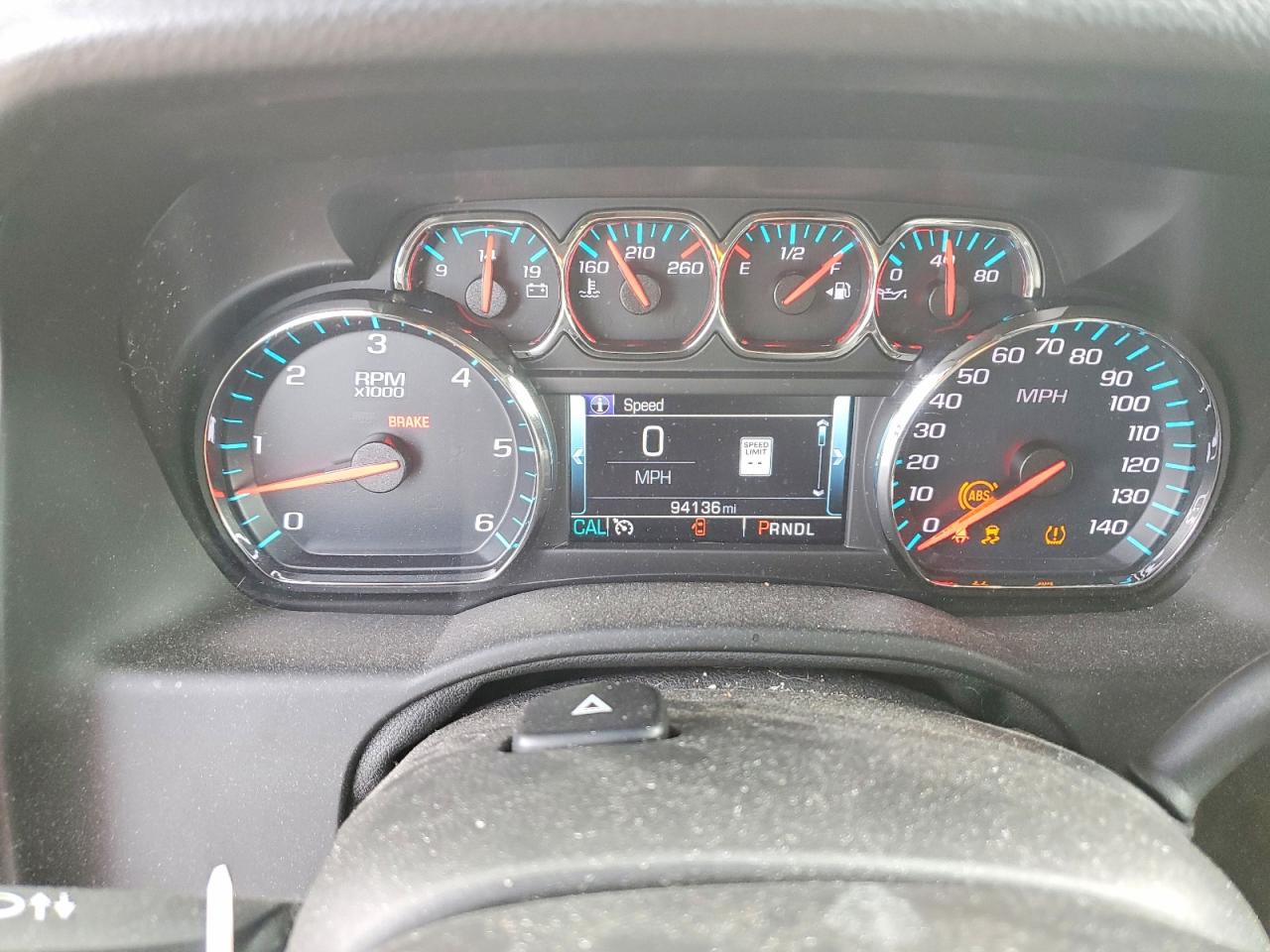 2018 Chevrolet Suburban VIN 1GNSKJKC3JR195550 photo 9