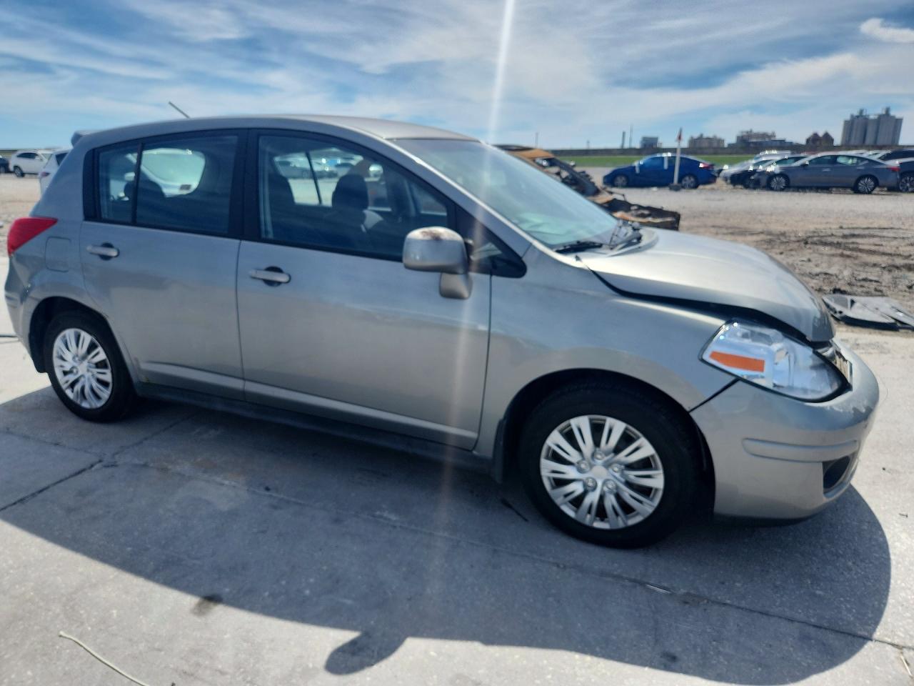 2007 Nissan Versa VIN 3N1BC13E27L449936 photo 4
