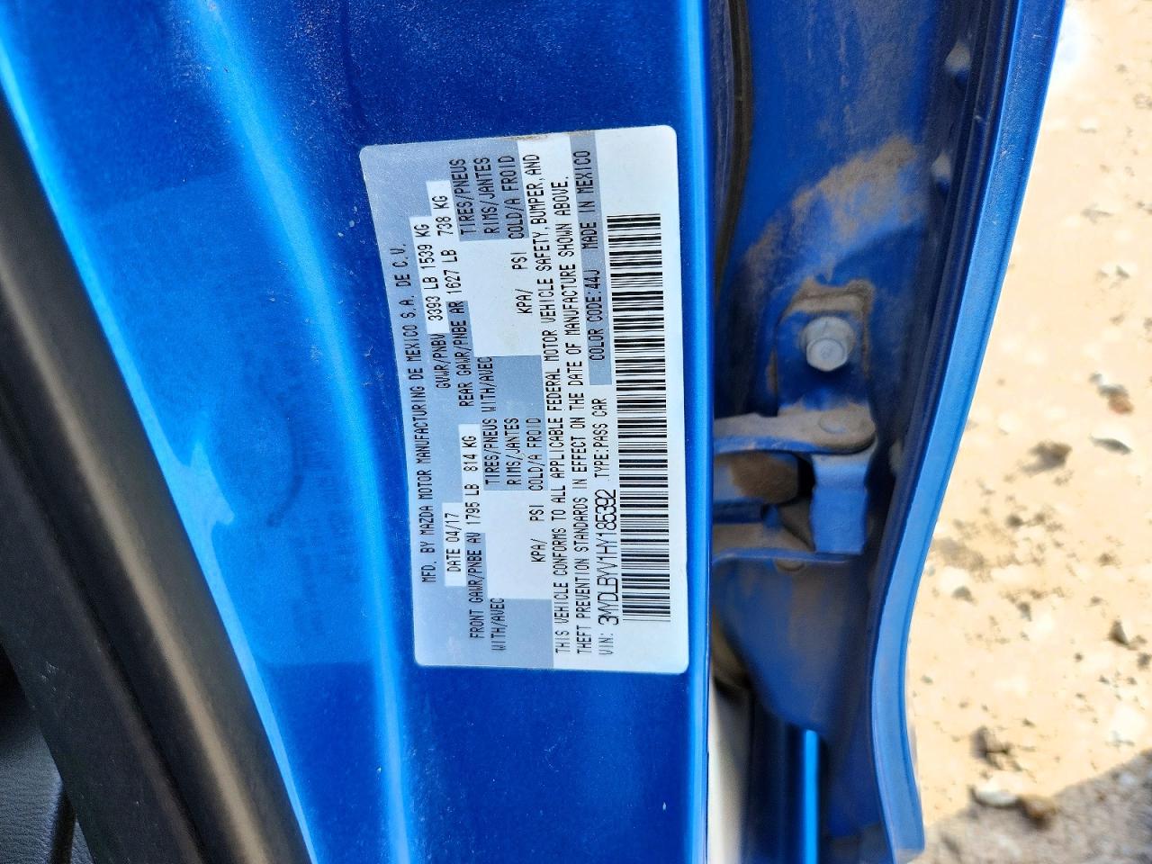 2017 Toyota Yaris VIN 3MYDLBYV1HY185392 photo 12